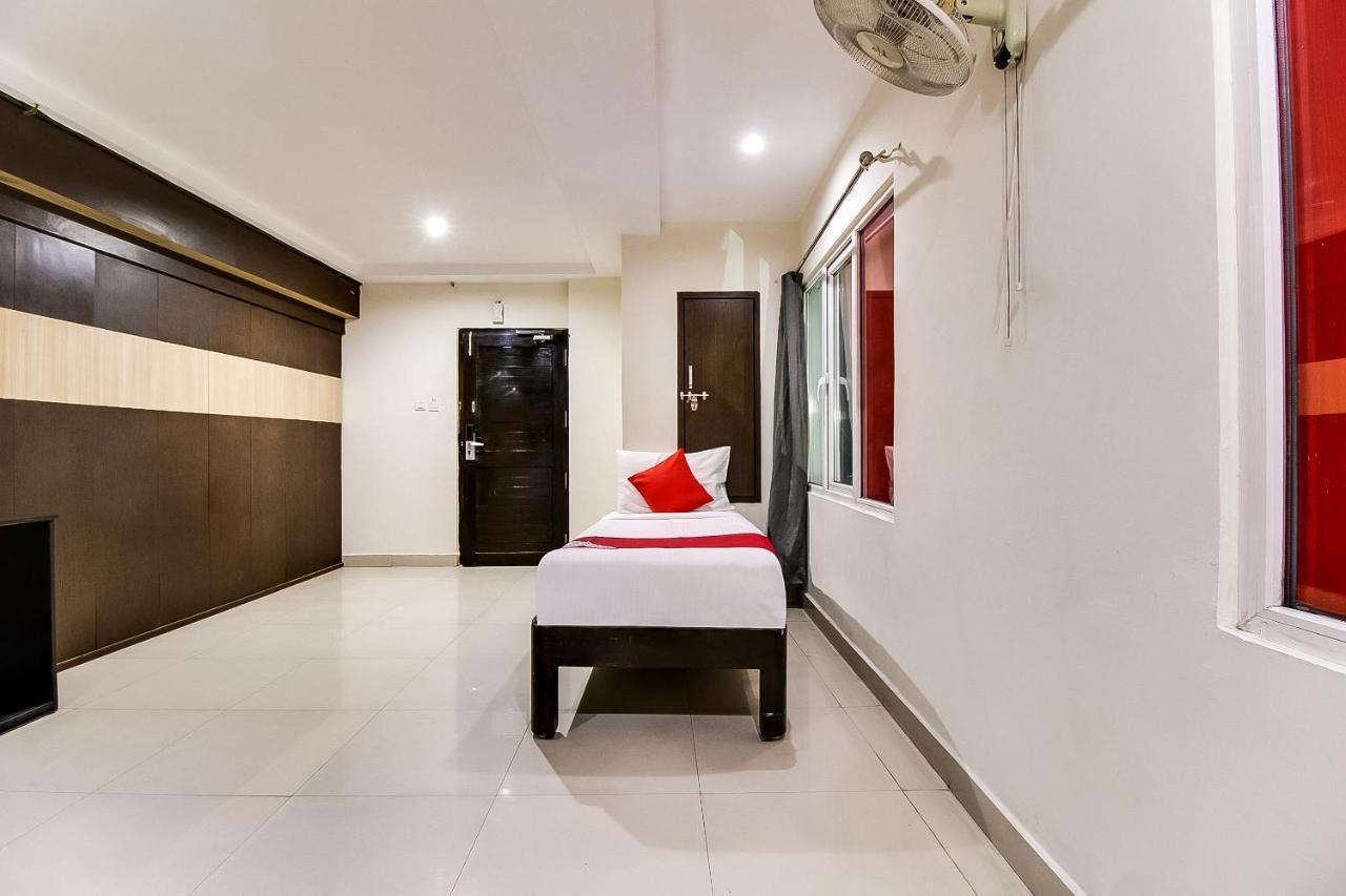 Oyo Flagship 9115 Hotel Udayee International Tirupati Exterior foto