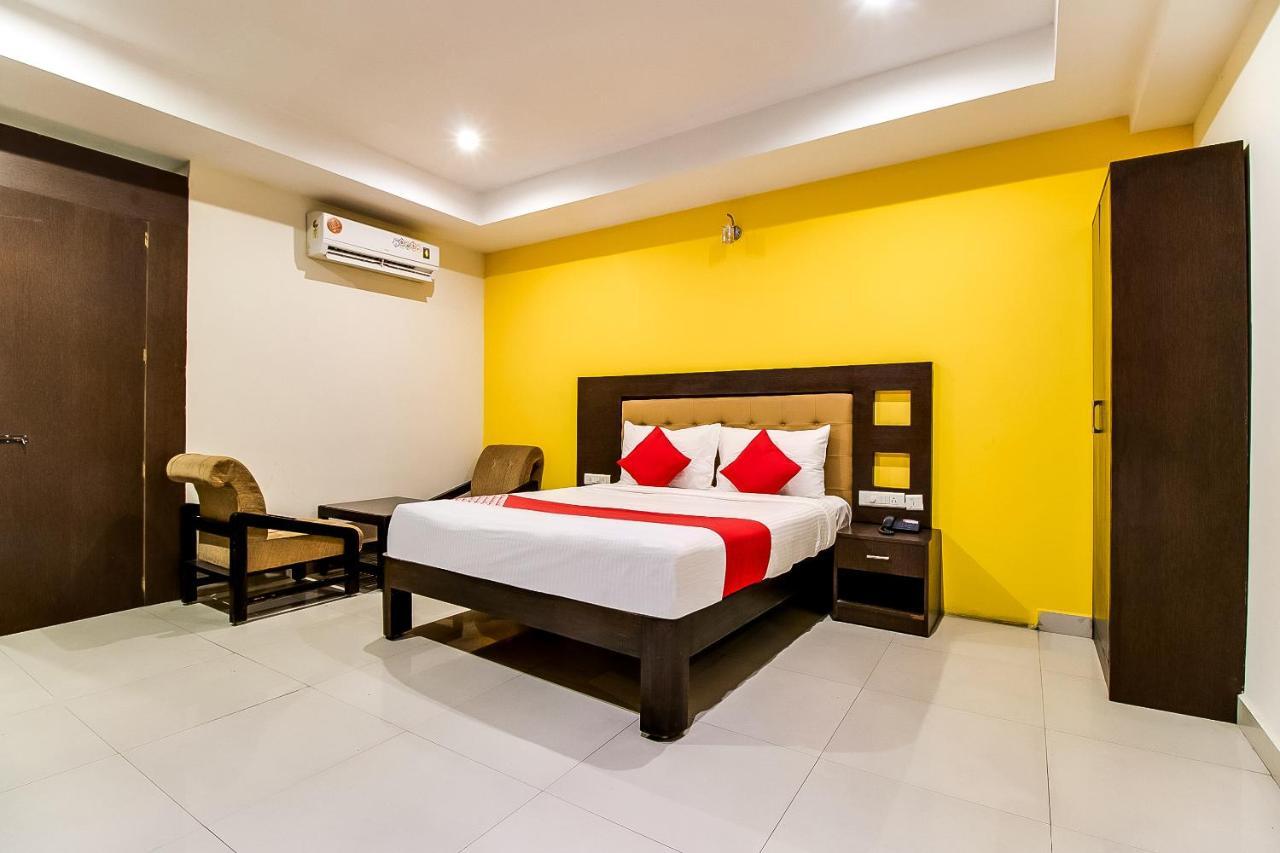 Oyo Flagship 9115 Hotel Udayee International Tirupati Exterior foto