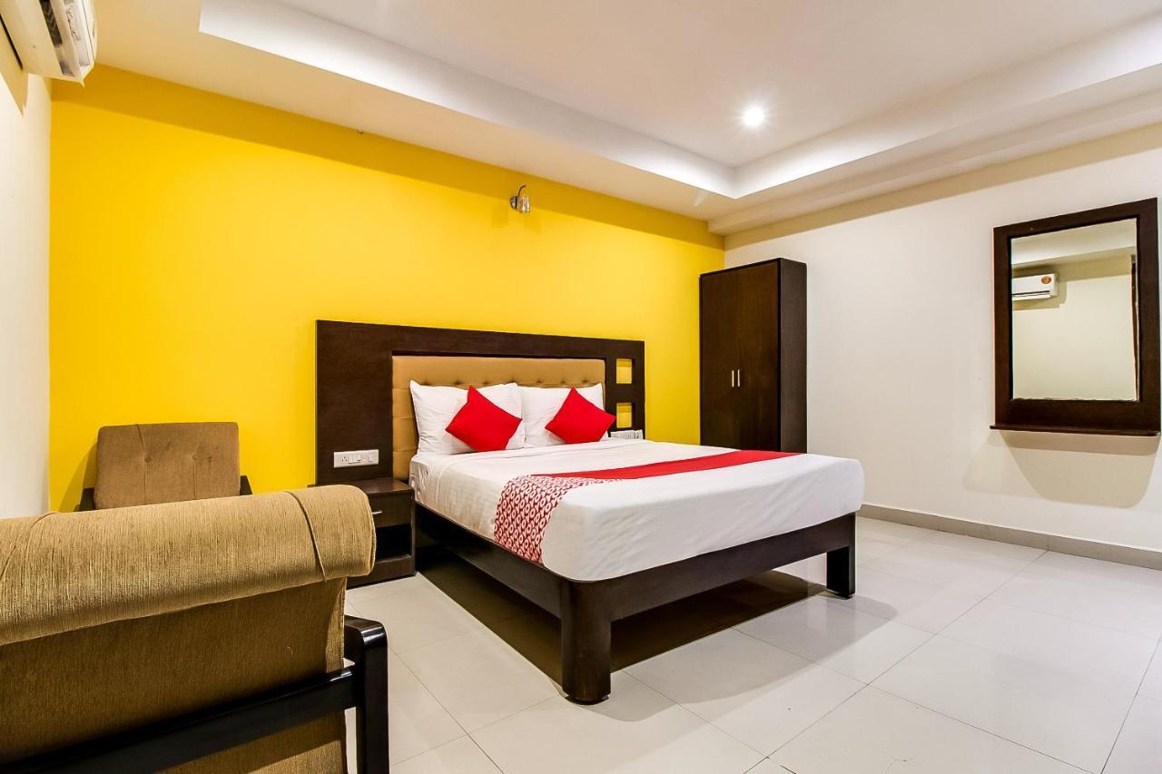Oyo Flagship 9115 Hotel Udayee International Tirupati Exterior foto